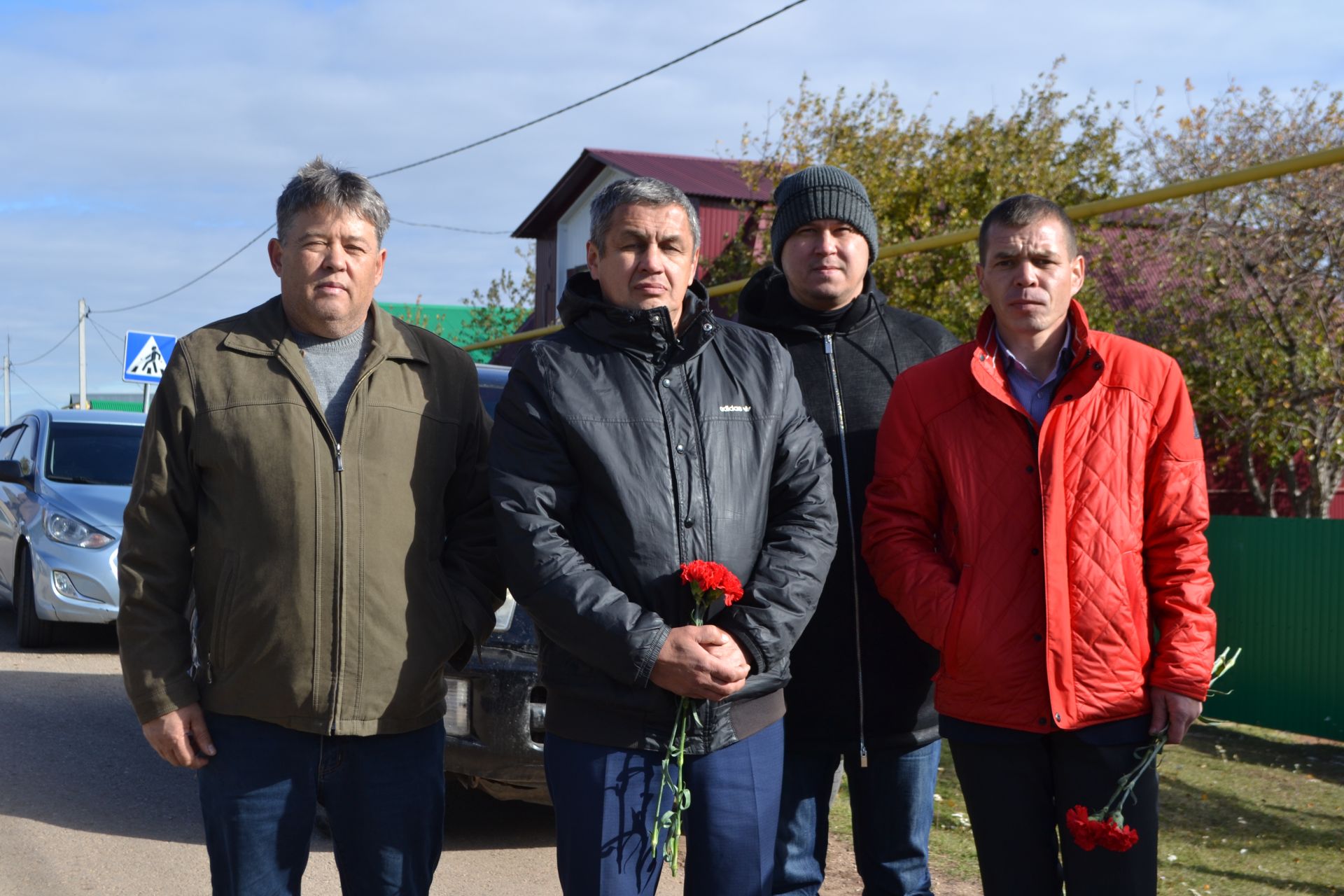 Октябрь Бүләк авылында батыр райондашыбыз Альберт Шәйхетдинов истәлегенә мемориаль такта куелды