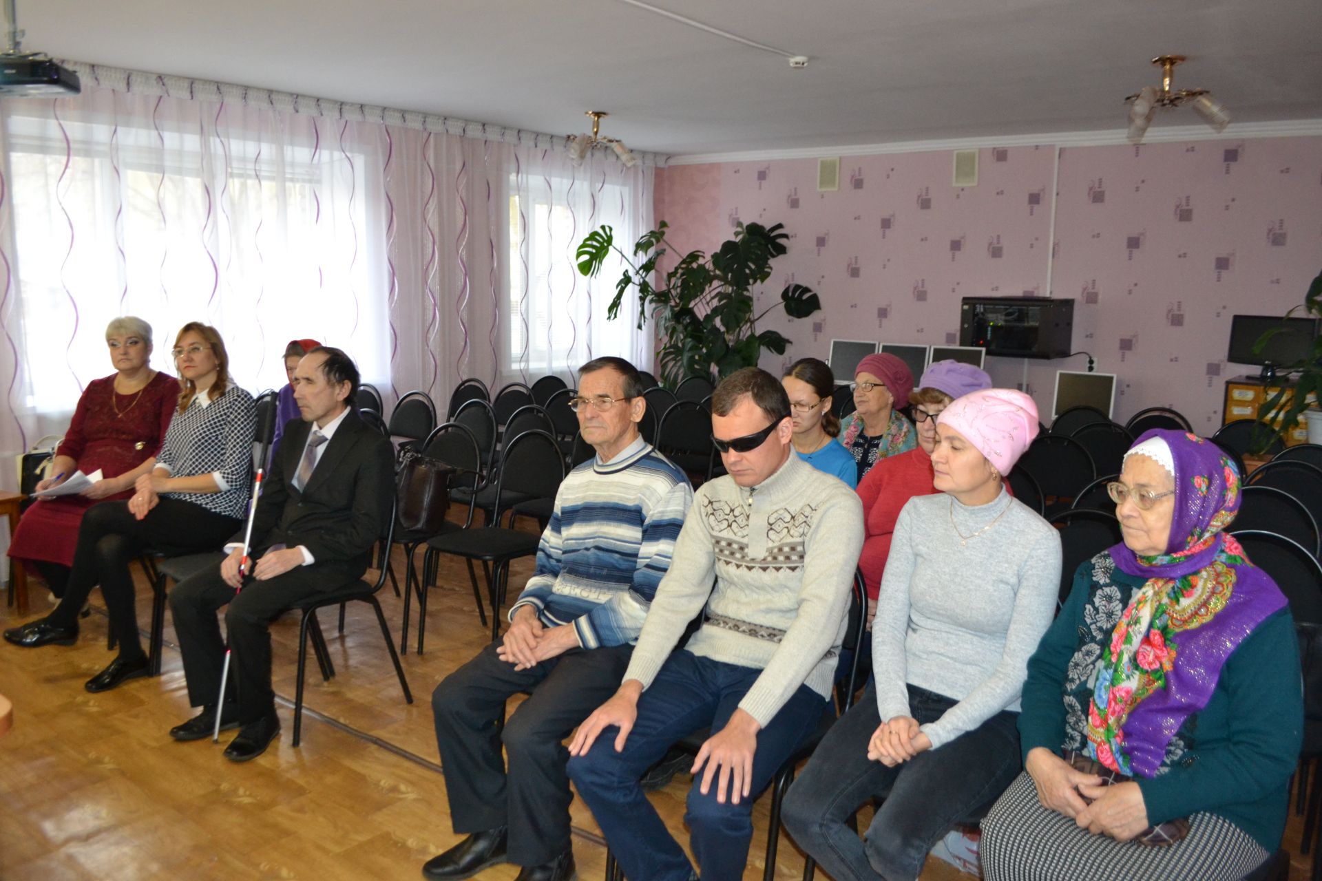 Общество слепых в Азнакаево провело Круглый стол