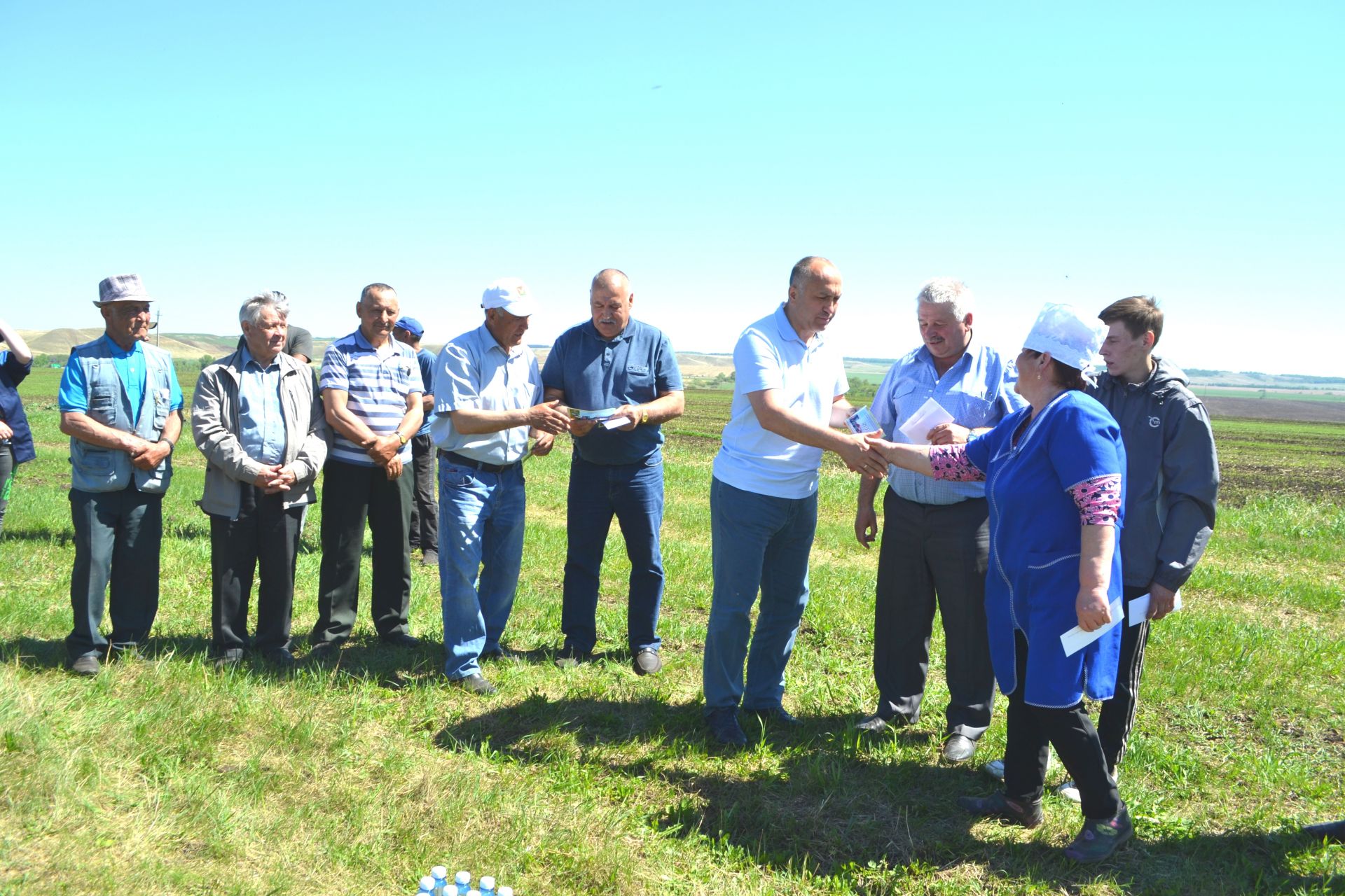 Азнакай районы Кәкре-Елга авылының алдынгыларына сертификатлар тапшырылды
