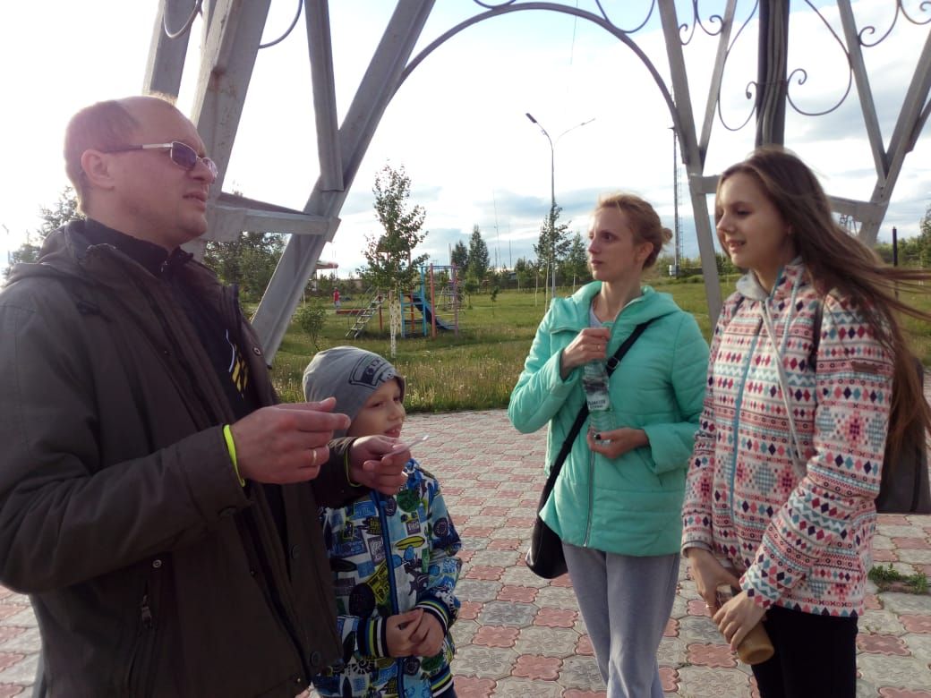 День отцов в Азнакаево отметили квестом “Папа попал”