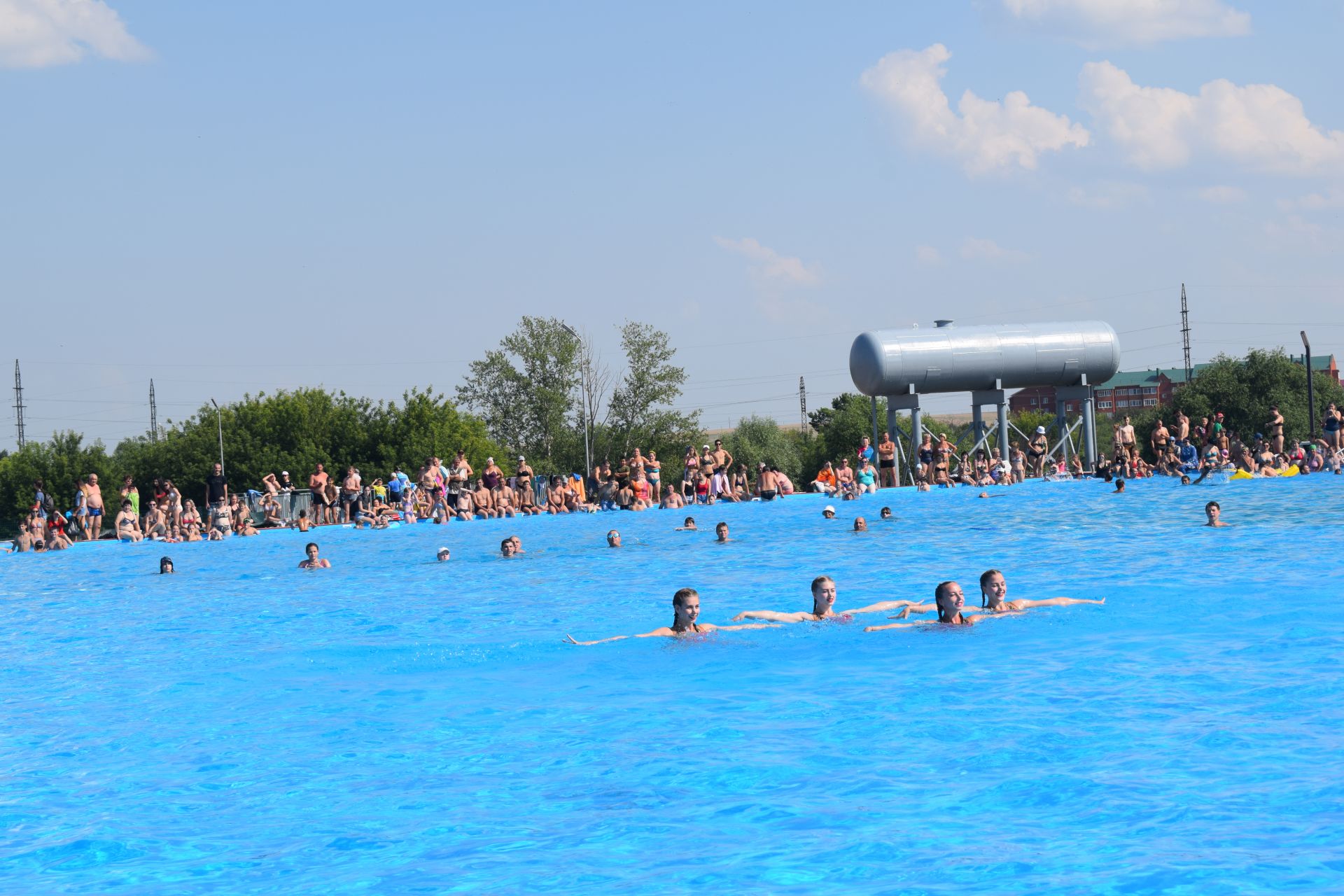 Прозрачность воды в открытом бассейне Азнакаево поддерживается европейской технологией