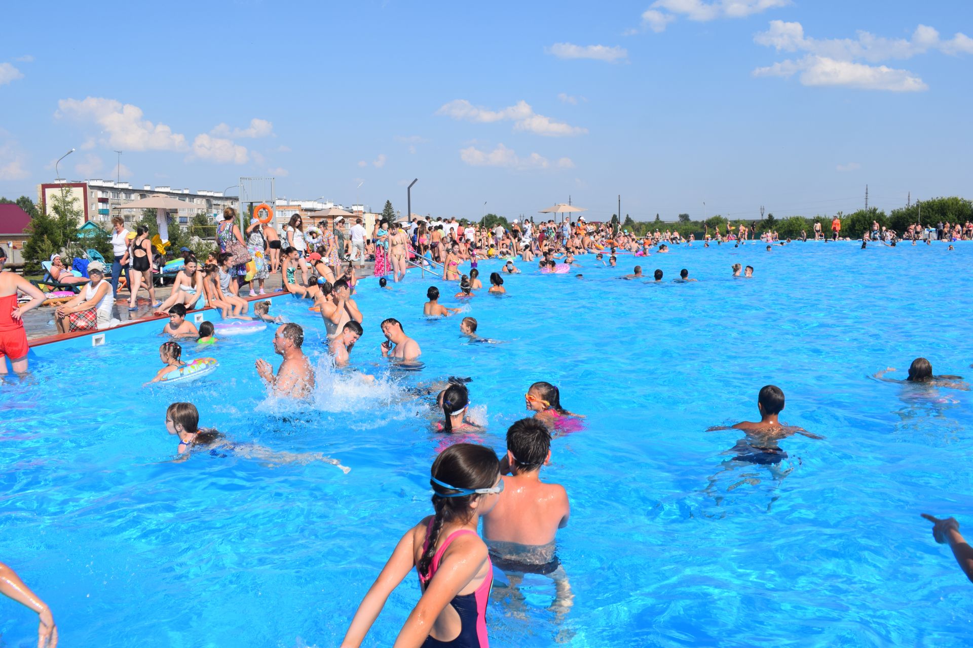 Прозрачность воды в открытом бассейне Азнакаево поддерживается европейской технологией
