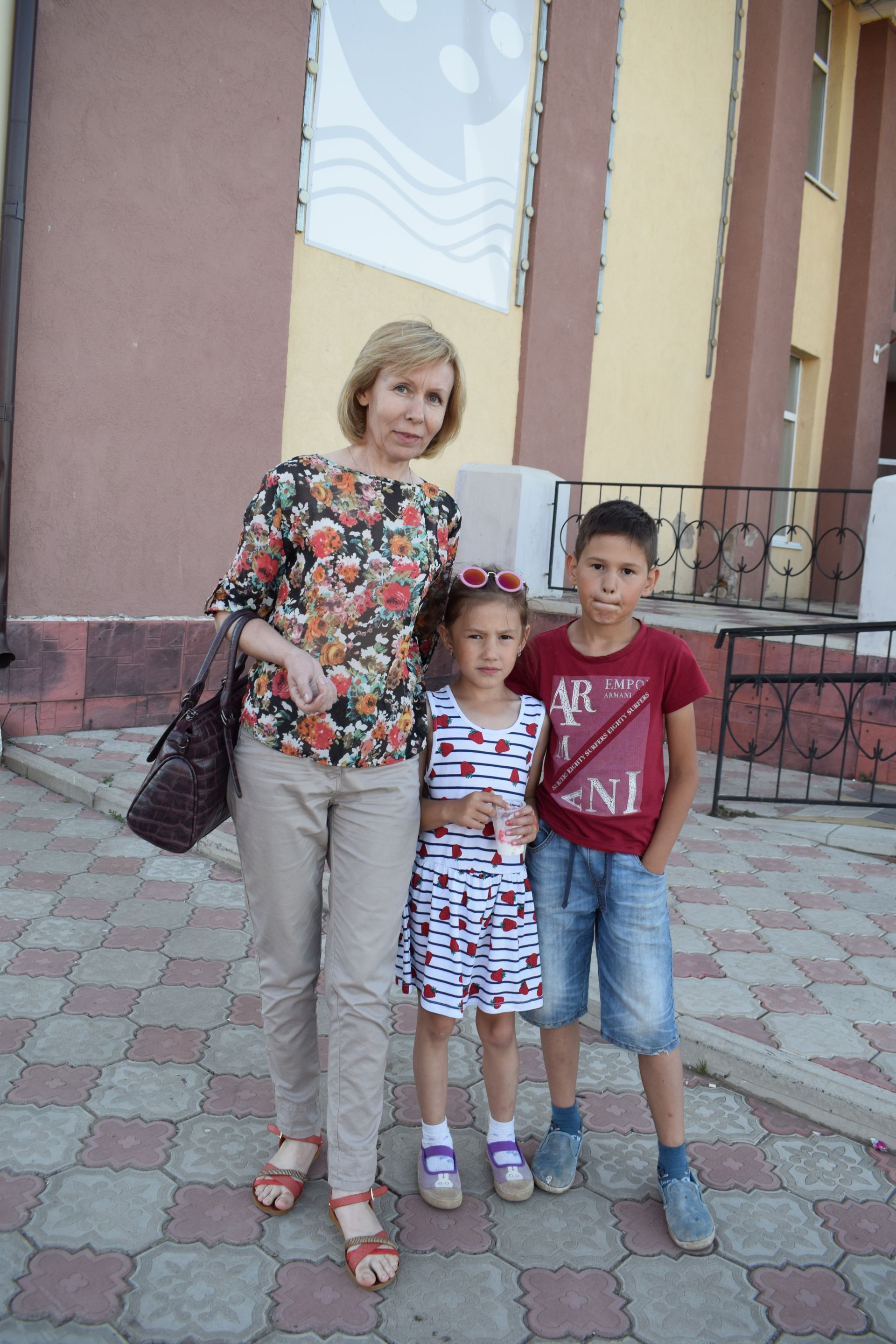 Диван от мебельного салона "АМИРХАН" выиграла многодетная семья из Азнакаево