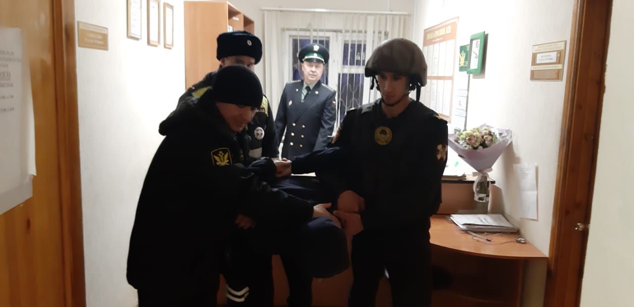 В Азнакаевском отделе судебных приставов прошли антитеррористические учения
