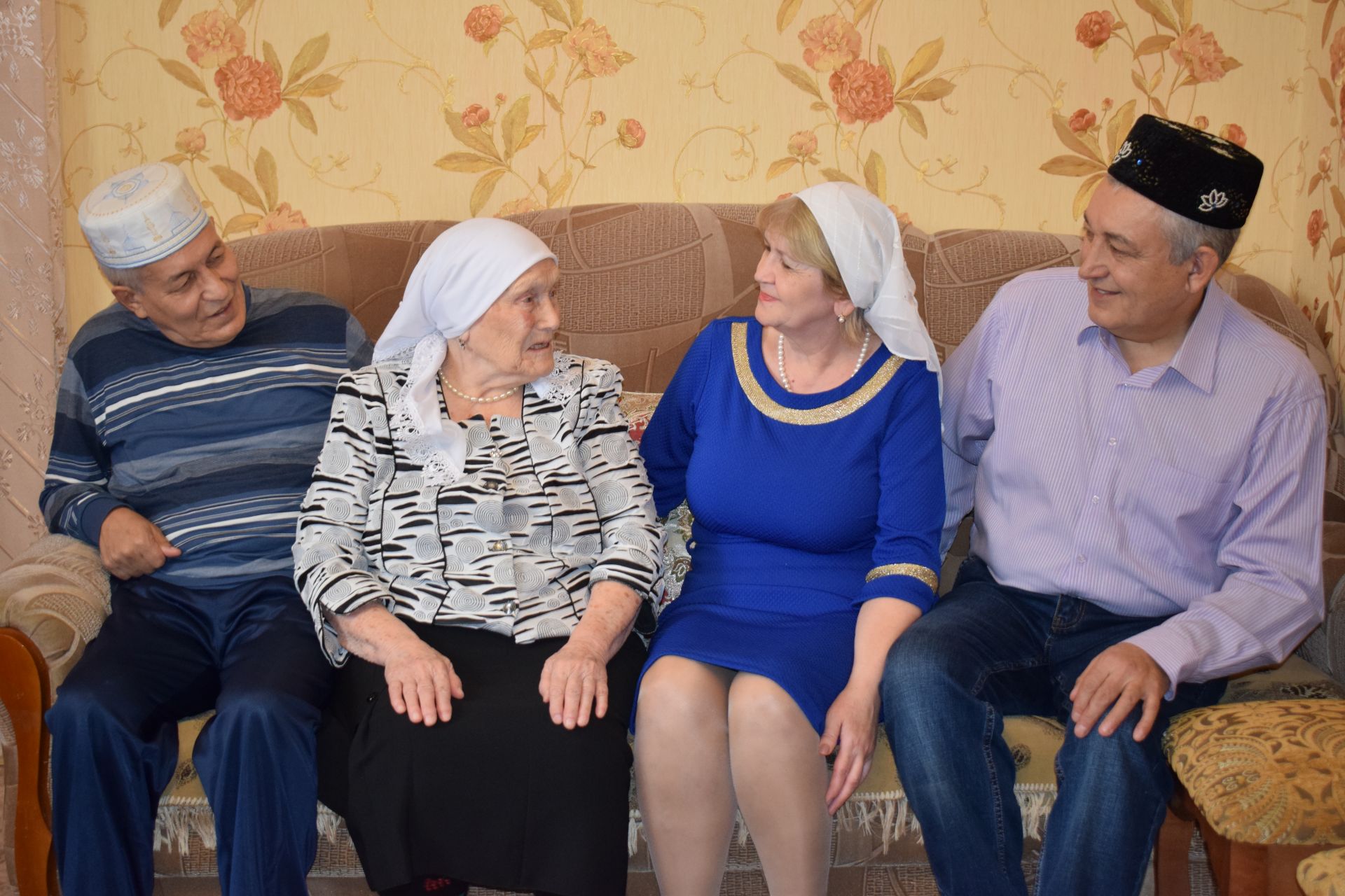 Жительница Азнакаево Галия Валиева отметила 90-летний юбилей (ФОТО+ВИДЕО)