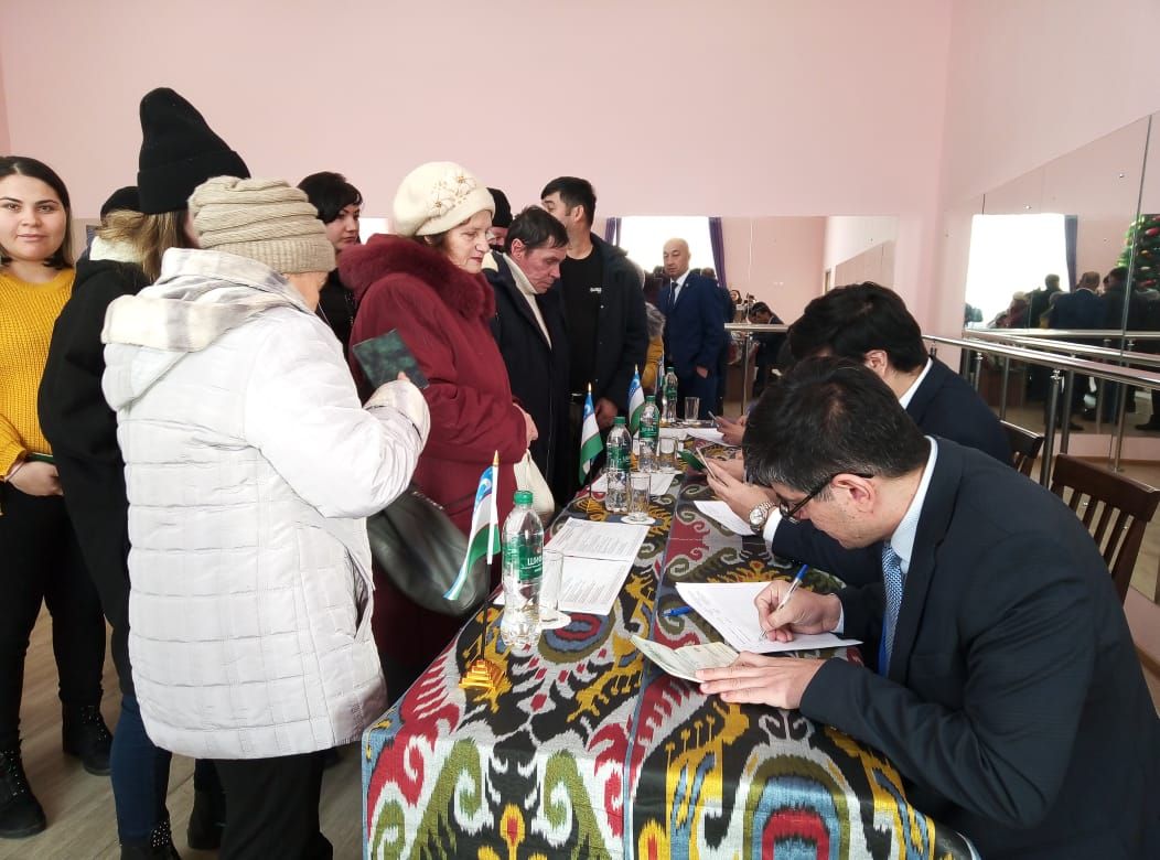 Азнакайда Үзбәкстан гражданнары үз илләрендәге парламент составы өчен тавыш бирде