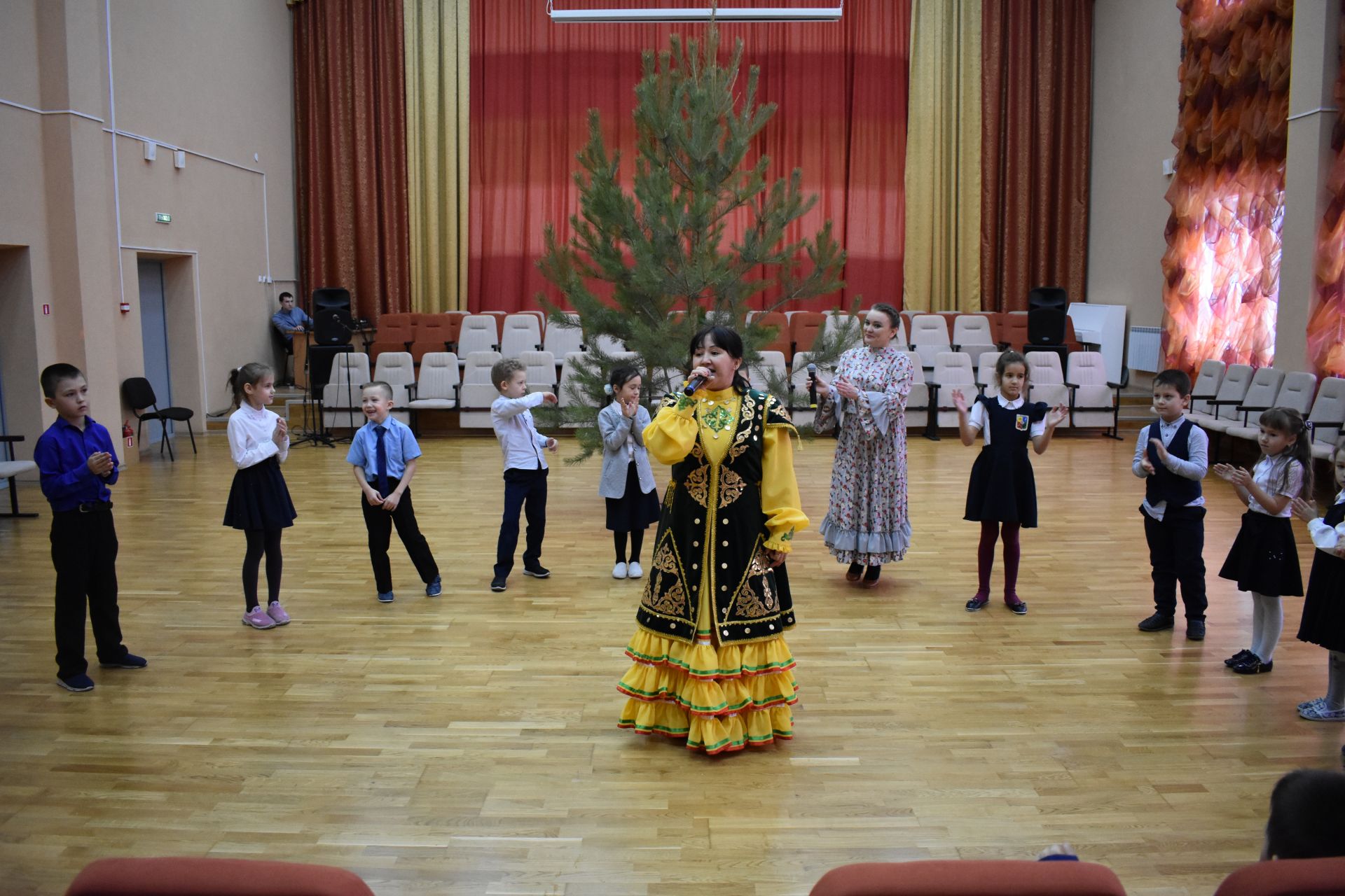 Учащиеся Азнакаево ознакомились с истоками предков (ФОТО)