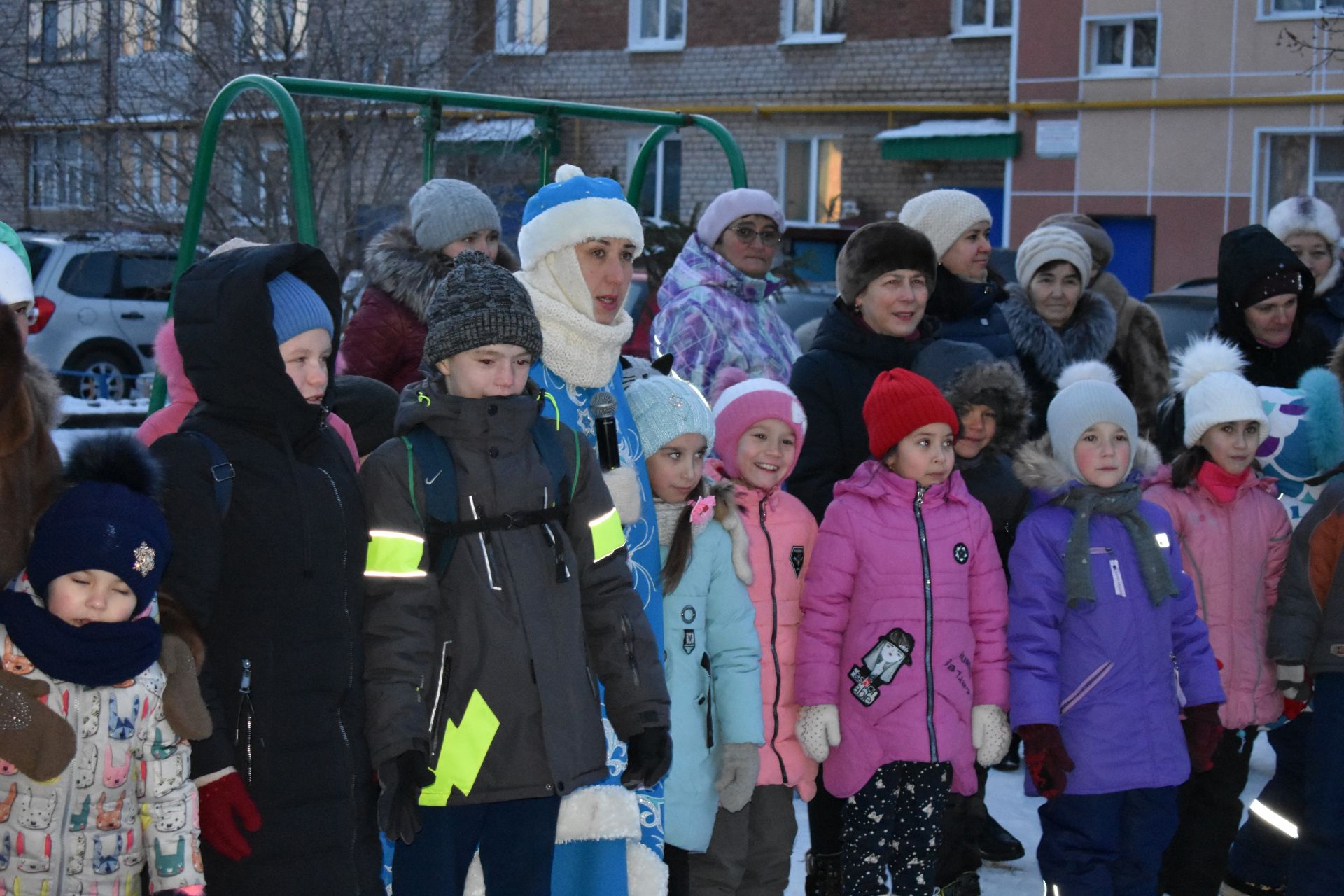 Новогодний праздник собрал жителей по улице Валиханова