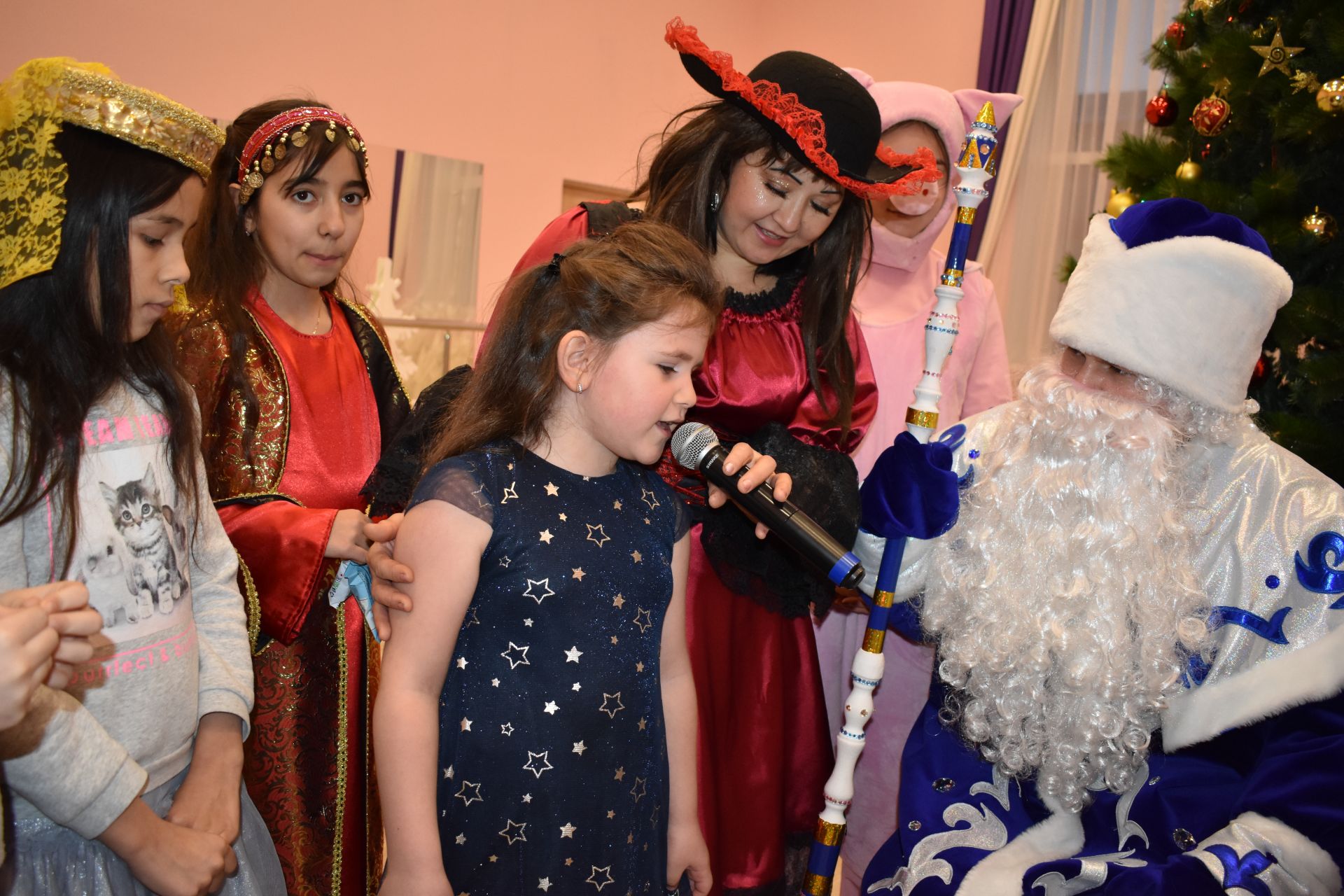 В Доме Дружбы народов г.Азнакаево о состоялся Новогодний праздник для детей мигрантов (ФОТО)