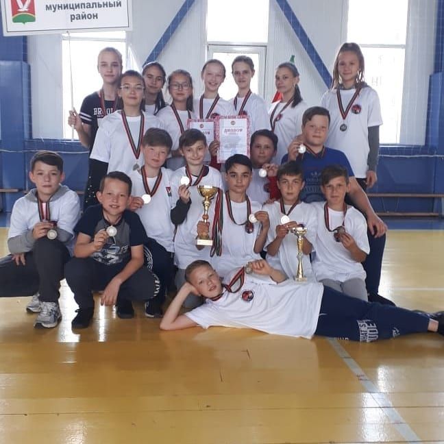 Команда Азнакаевской школы № 5  стала призером на Президентских спортивных играх