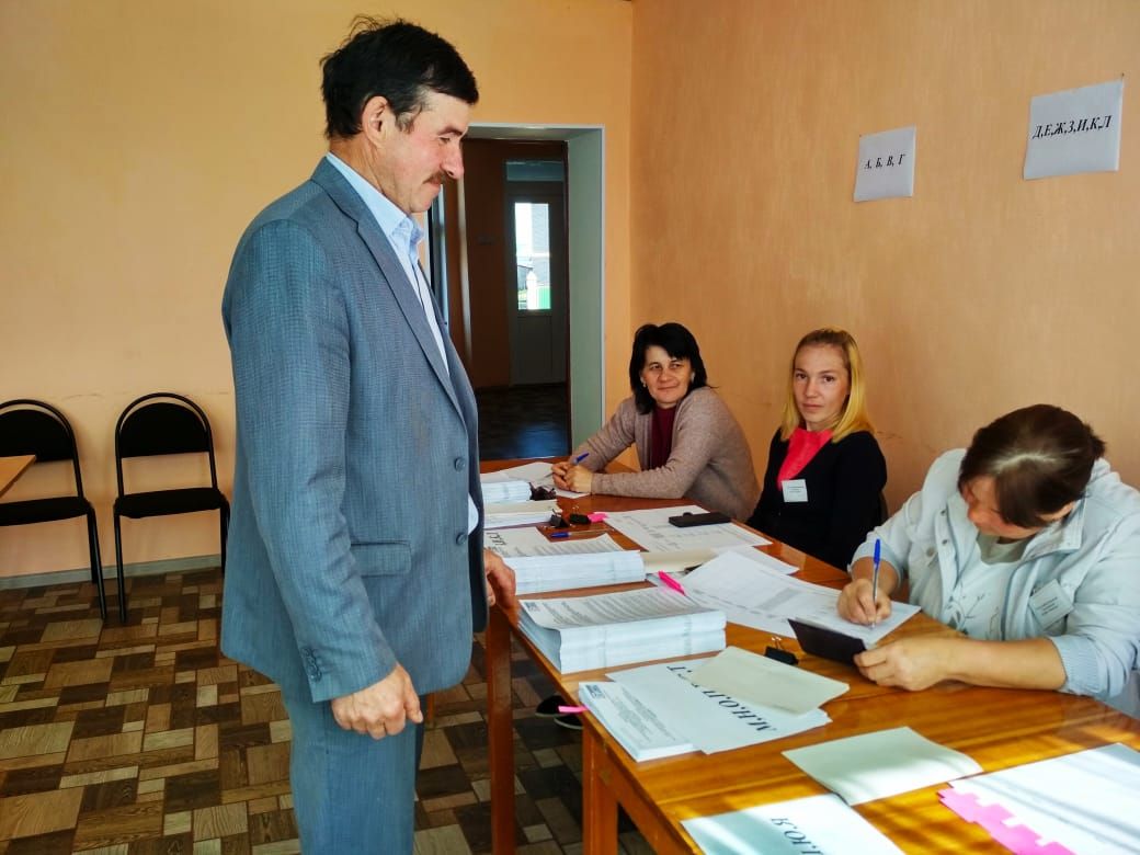 Азнакаевцы активно участвуют в предварительном голосовании - ФОТОРЕПОРТАЖ