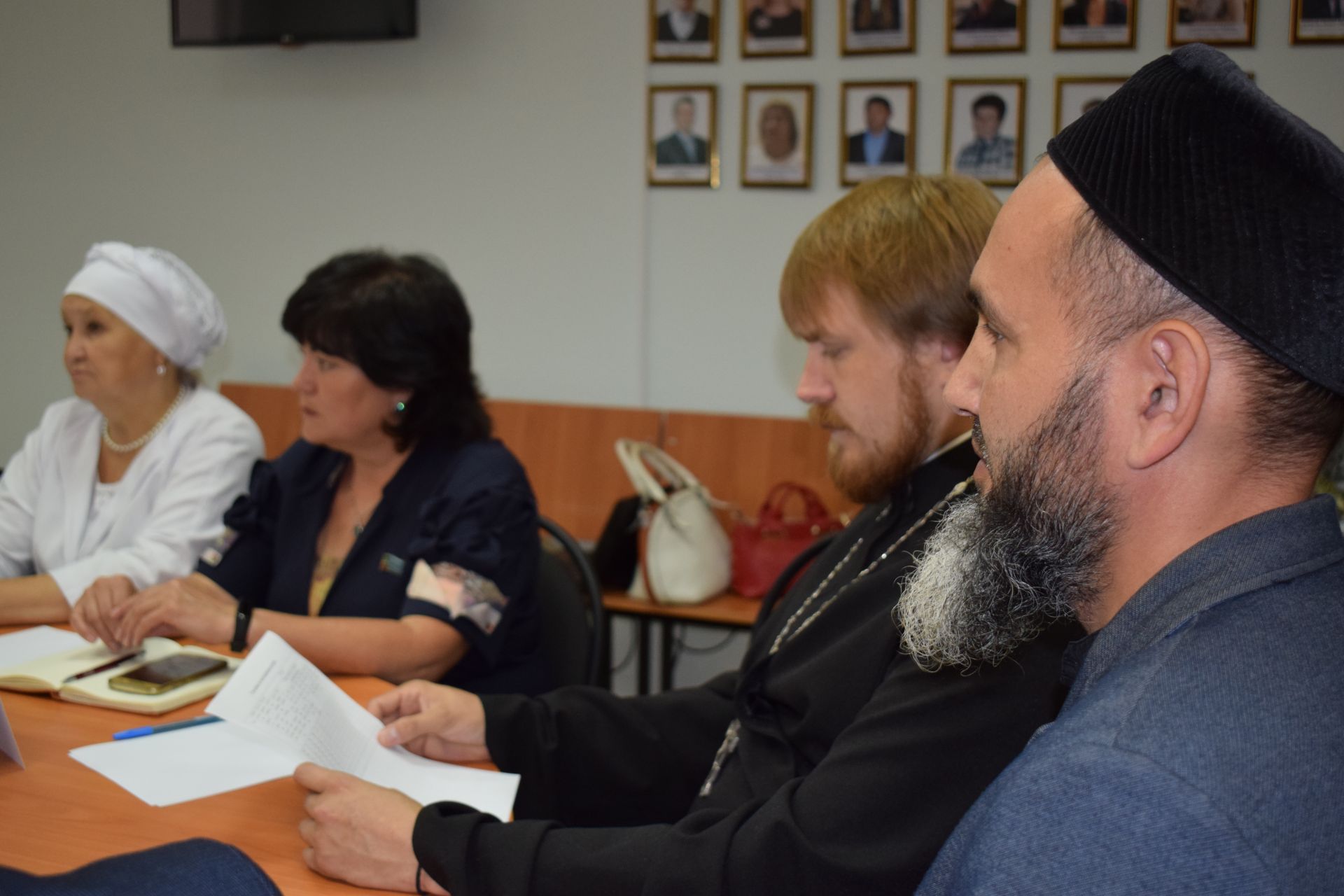 В Азнакаевском городском суде обсудили вопрос о защите семей от разводов - ФОТОРЕПОРТАЖ