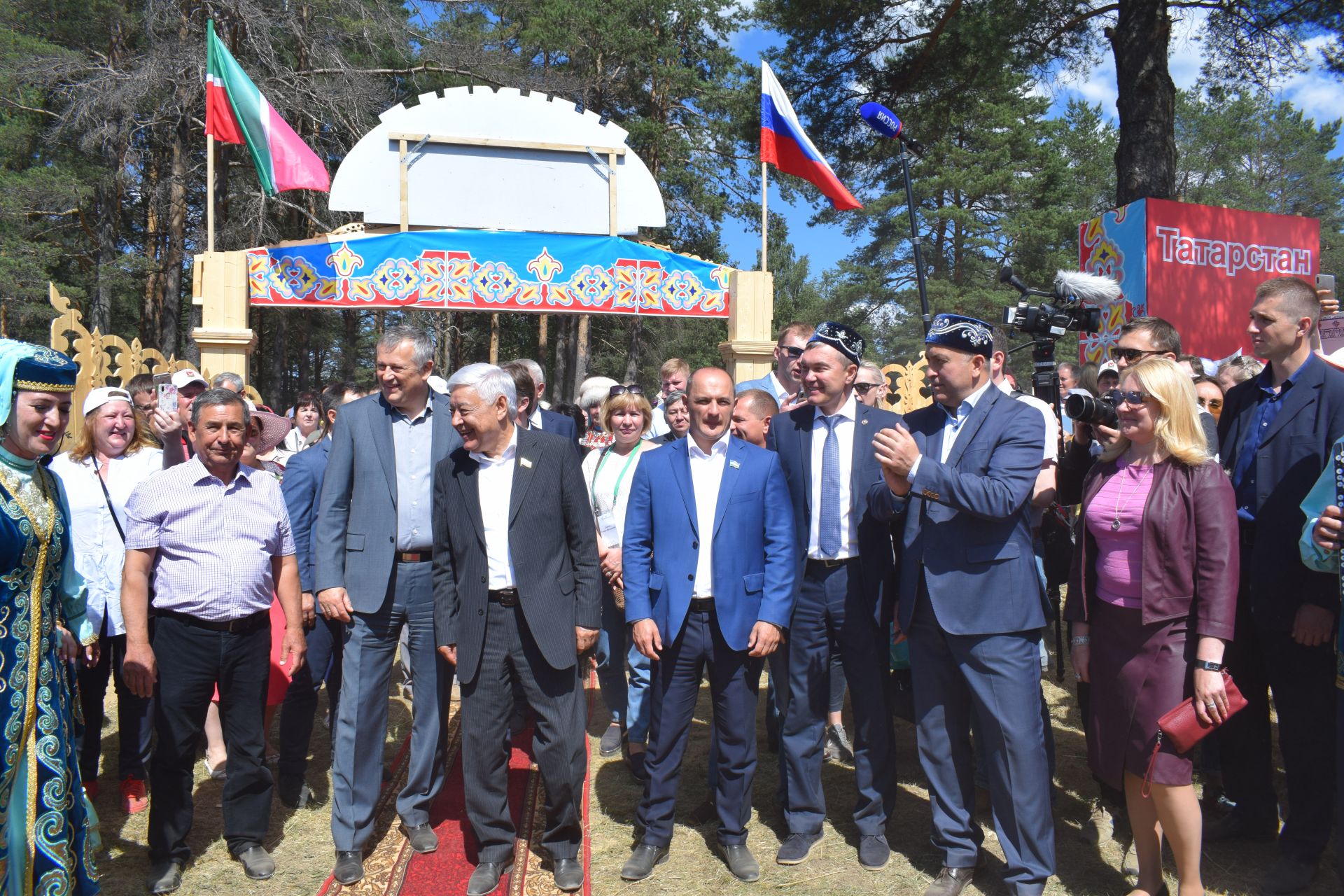 Азнакаевцы отлично провели Сабантуй в Санкт-Петербурге (БОЛЬШОЙ ФОТОРЕПОРТАЖ)