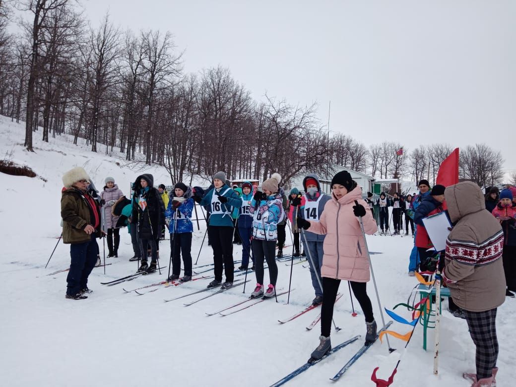 В Азнакаево состязались сильнейшие лыжники района (ФОТО+ВИДЕО)