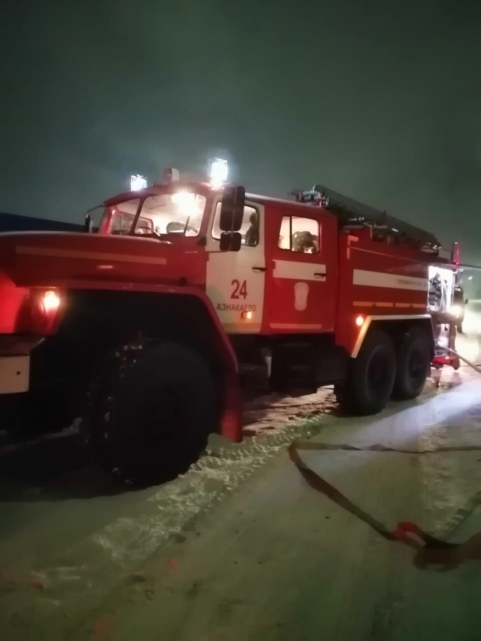 В Азнакаево снова трагедия: в поселке Яна Юл сгорел дом