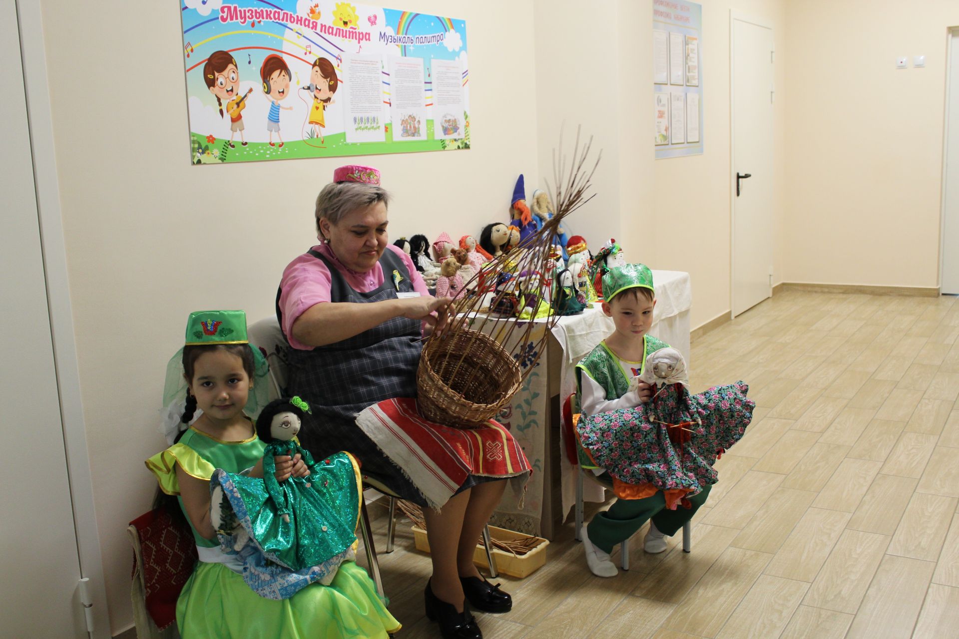 Василь Шайхразиев посетил детский сад «Сандугач» города Азнакаево