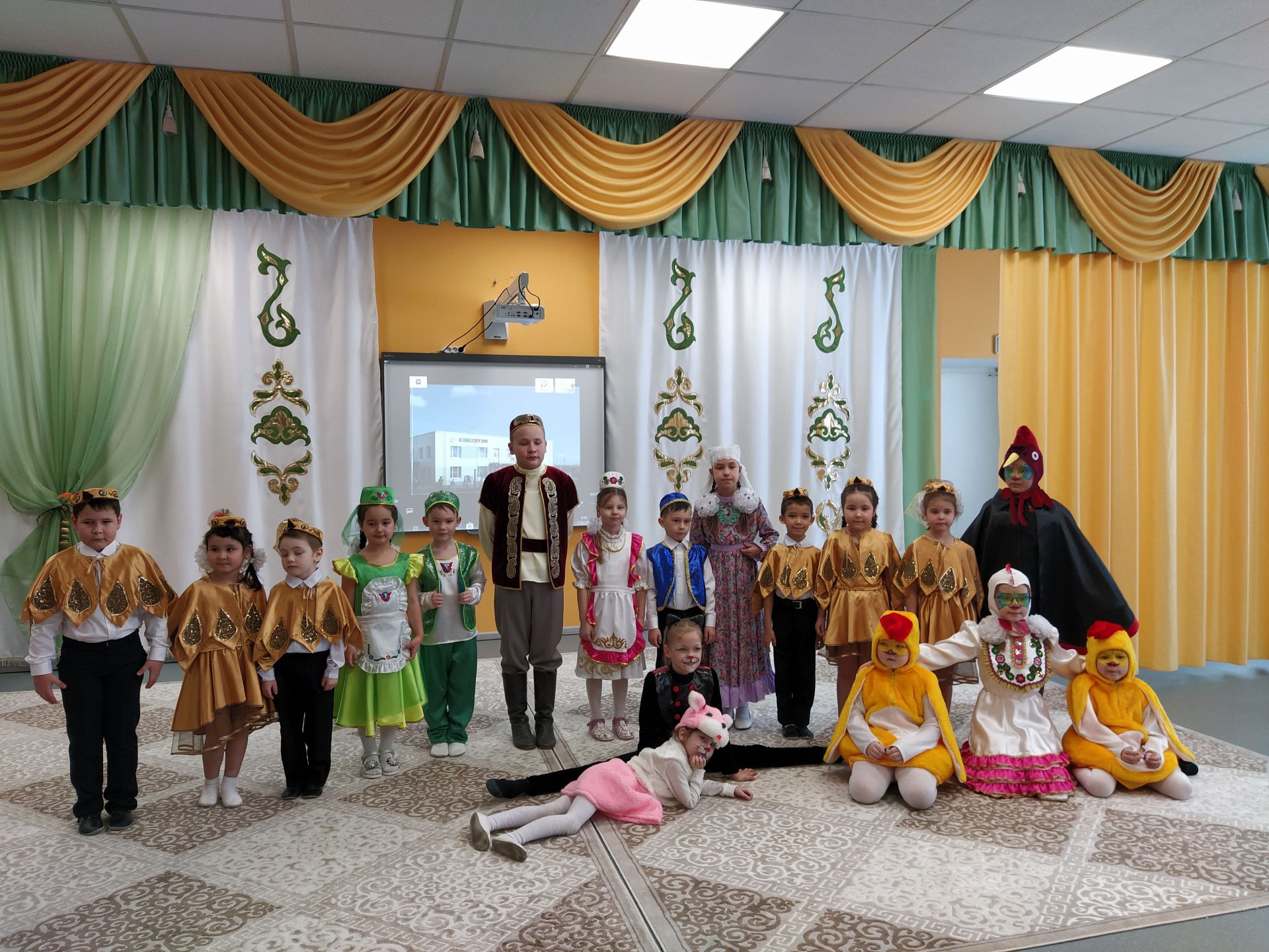 Василь Шайхразиев посетил детский сад «Сандугач» города Азнакаево