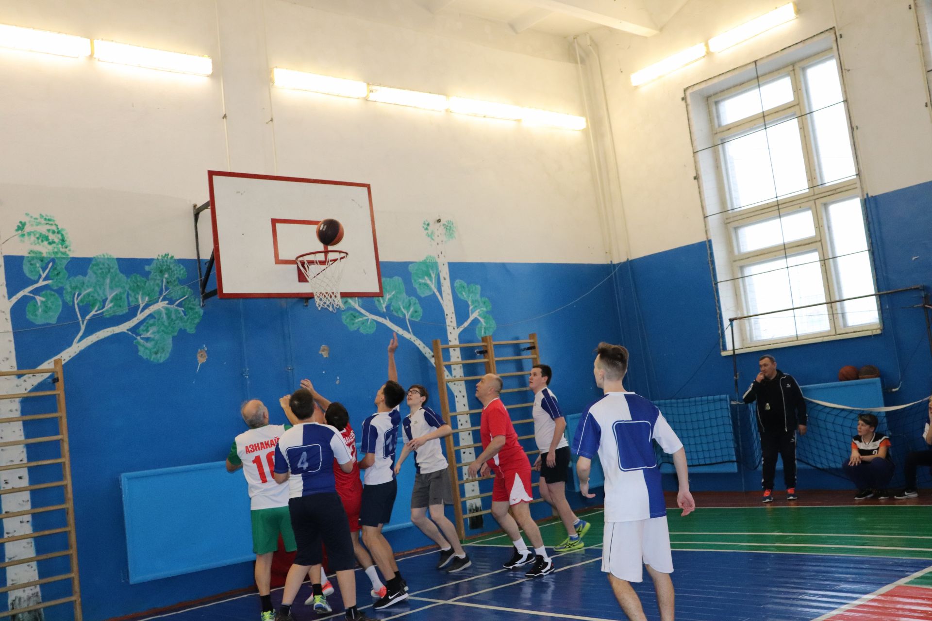 В Азнакаевской гимназии прошел баскетбольный турнир