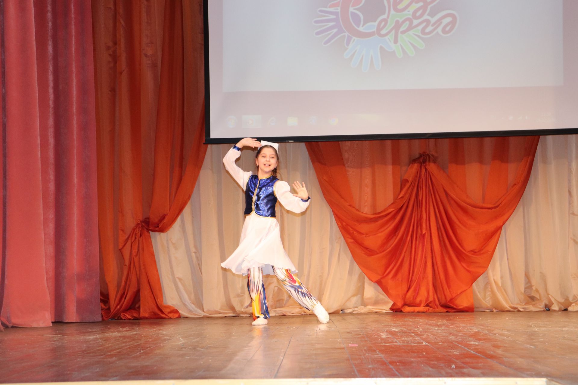 В Азнакаево прошел муниципальный этап республиканского фестиваля «Без бергә»