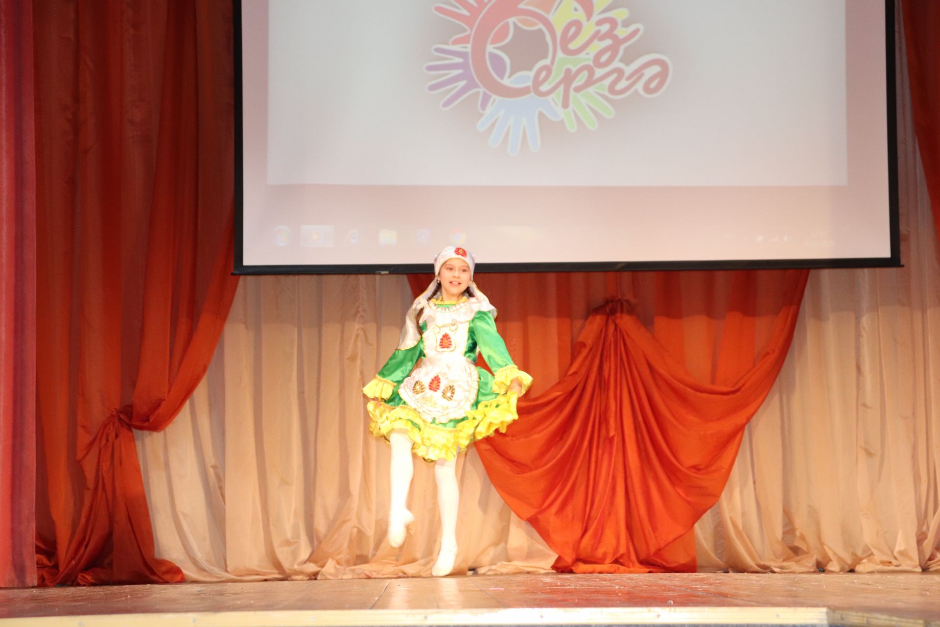 В Азнакаево прошел муниципальный этап республиканского фестиваля «Без бергә»