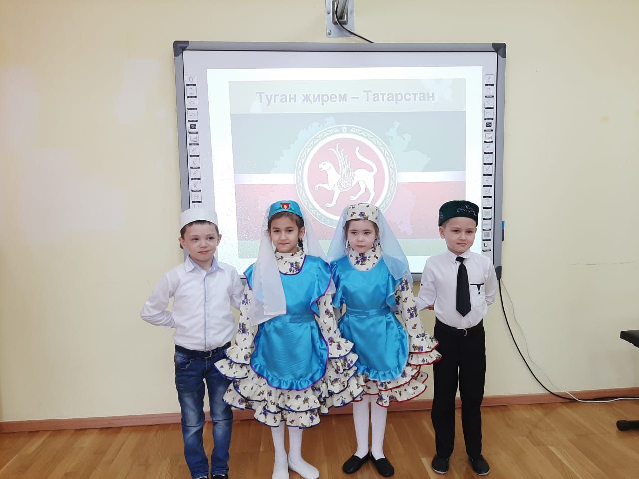 В азнакаевском детском саду "Тамчыкай" отметили 100-летие ТАССР
