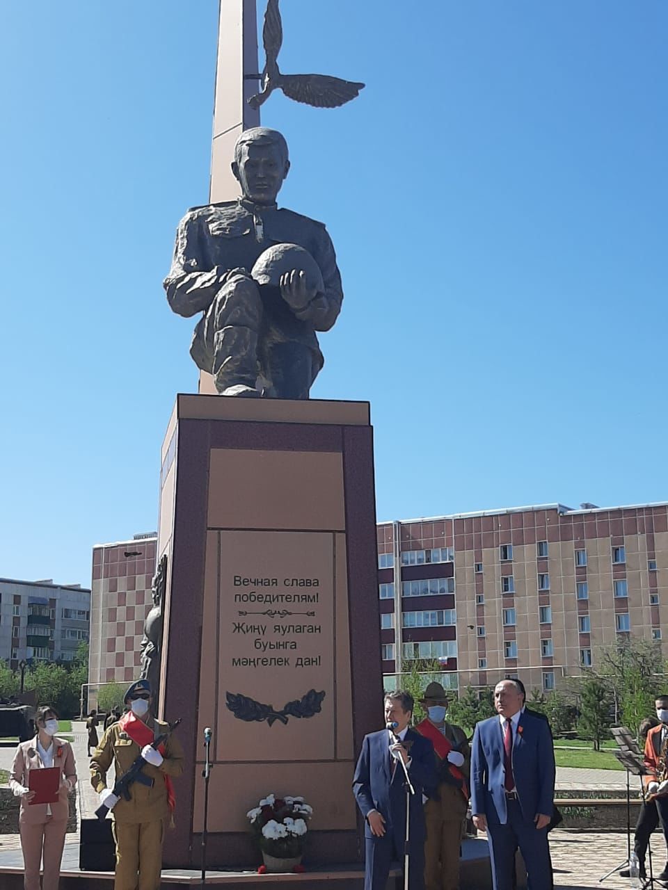 Наиль Маганов провел праздничный день Победы в Азнакаево