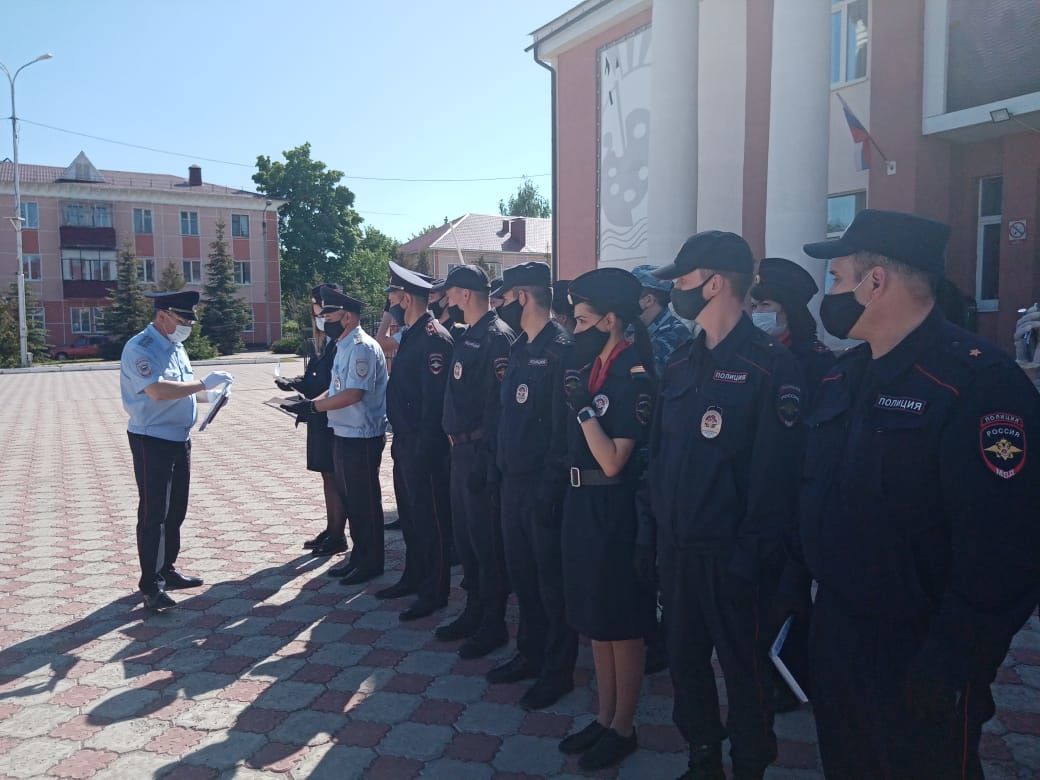 В Азнакаево полицейские вышли в рейды по проверке масочного режима