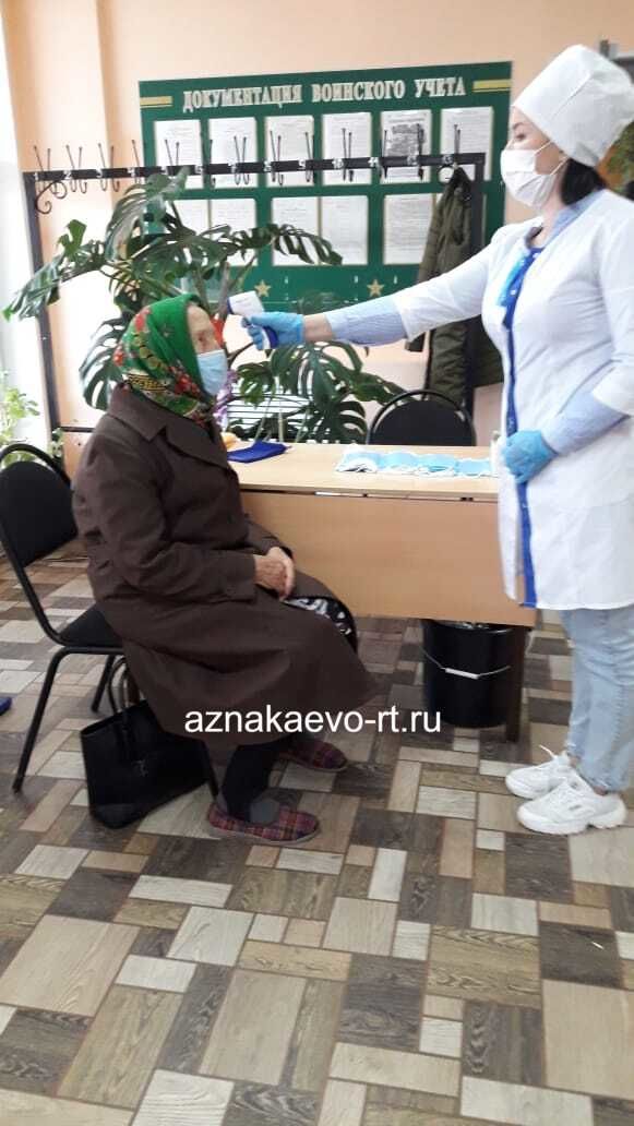 Наблюдение за ходом выборов в Азнакаево осуществляют 218 человек.