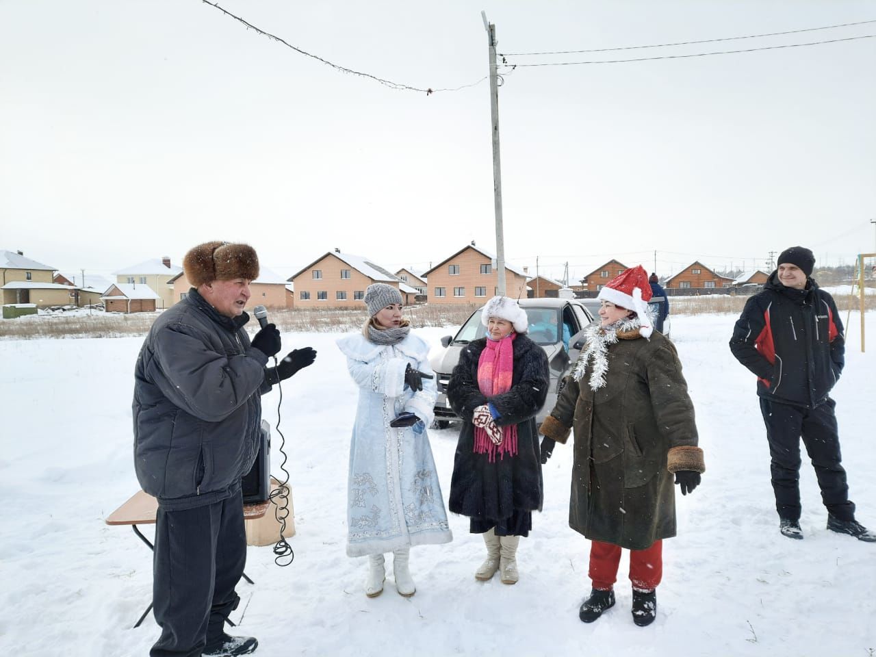 Монолит чыршысы балаларны бәйрәмгә җыйды