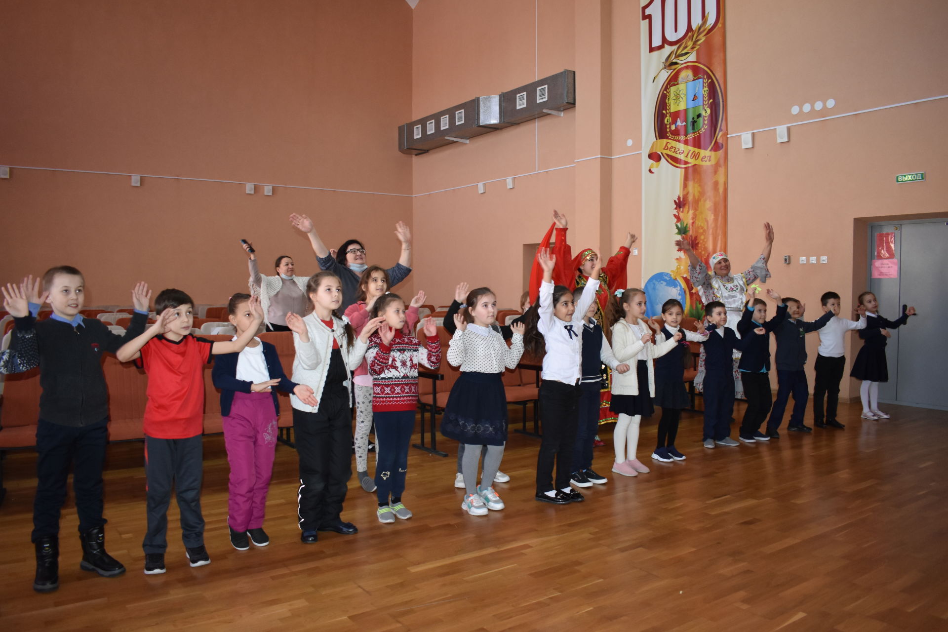 В Азнакаевской школе №1 прошло мероприятие, посвященное Году родных языков и народного единства