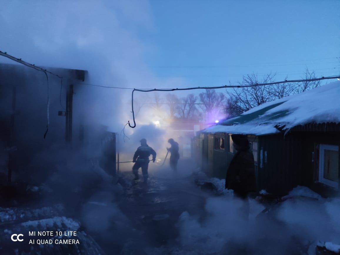 В селе Балтачево сгорели надворные постройки 