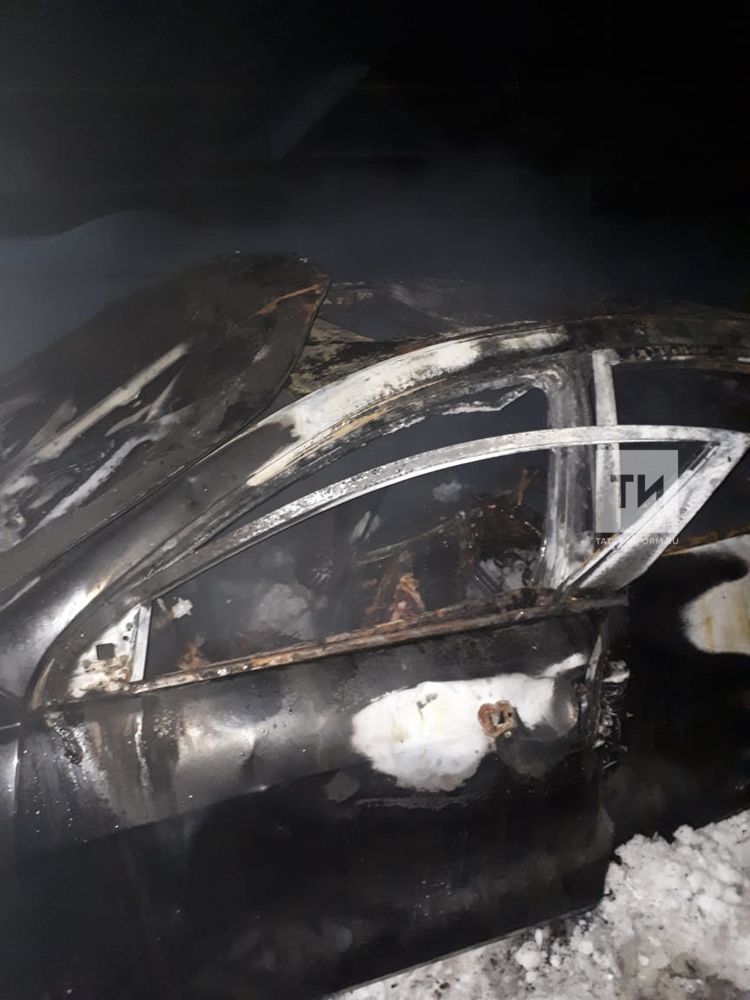 В Азнакаево в сгоревшей машине погиб 33-летний водитель