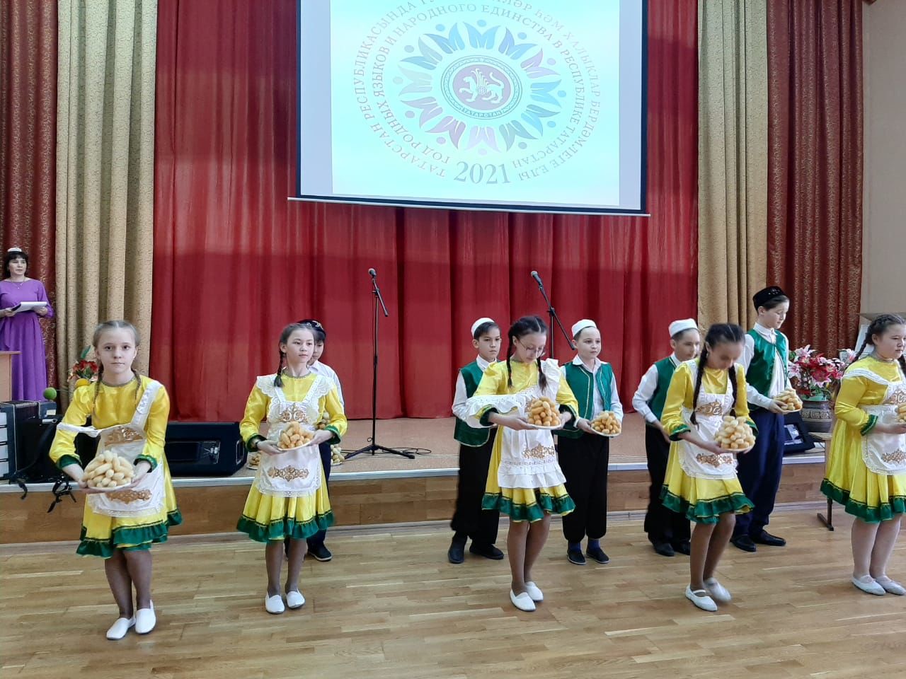 В Азнакаевской первой школе прошел вкусный праздник