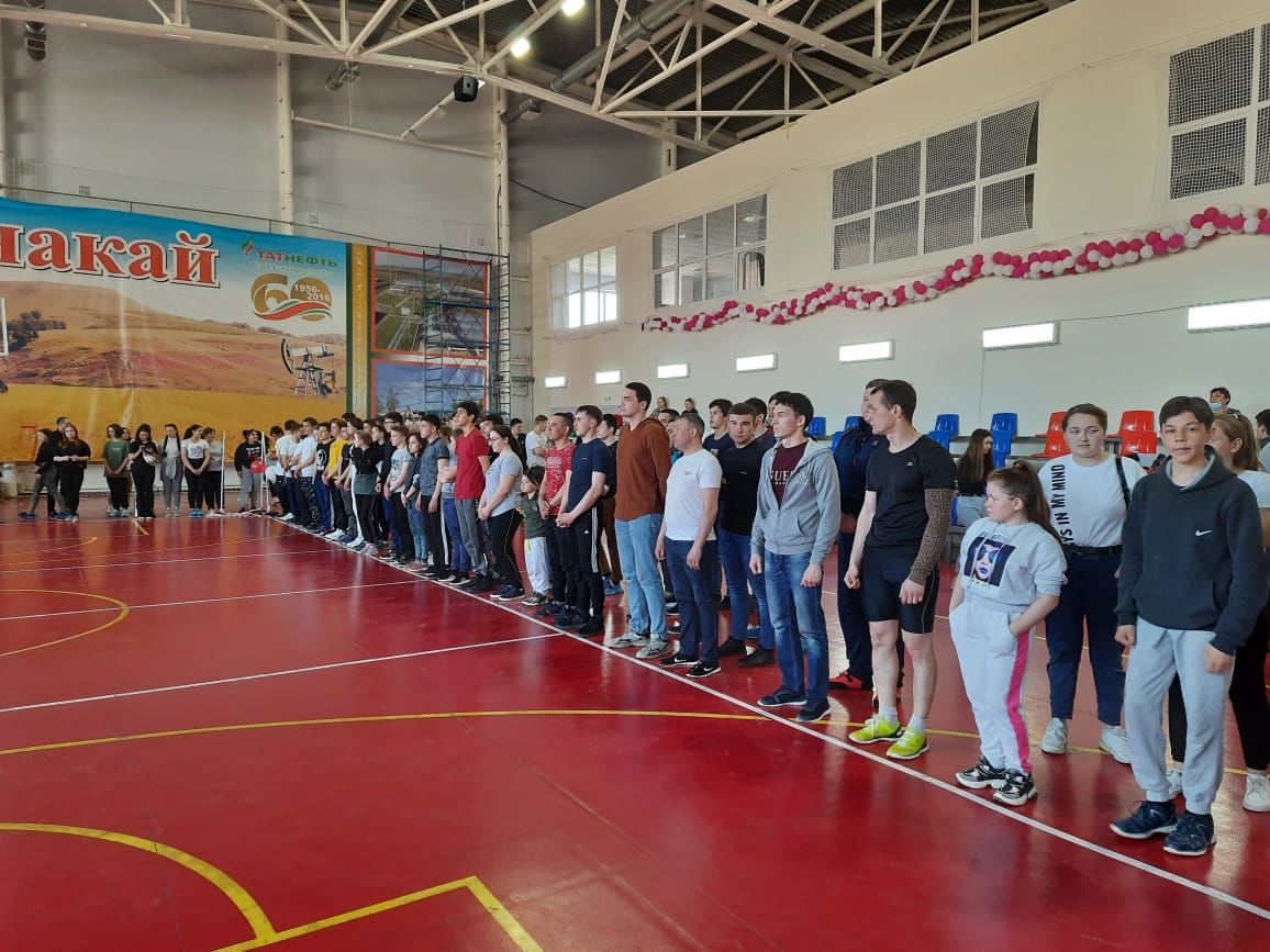 В Азнакаево прошел районный турнир по армрестлингу