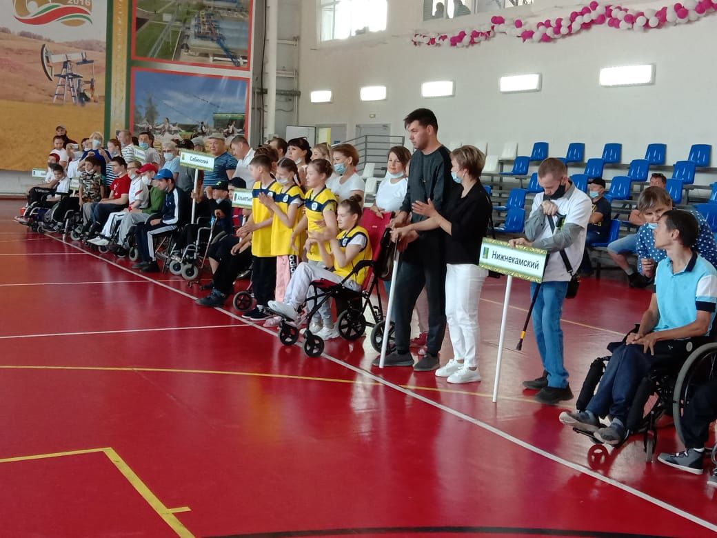 В Азнакаево проходит республиканский чемпионат по бочче среди инвалидов