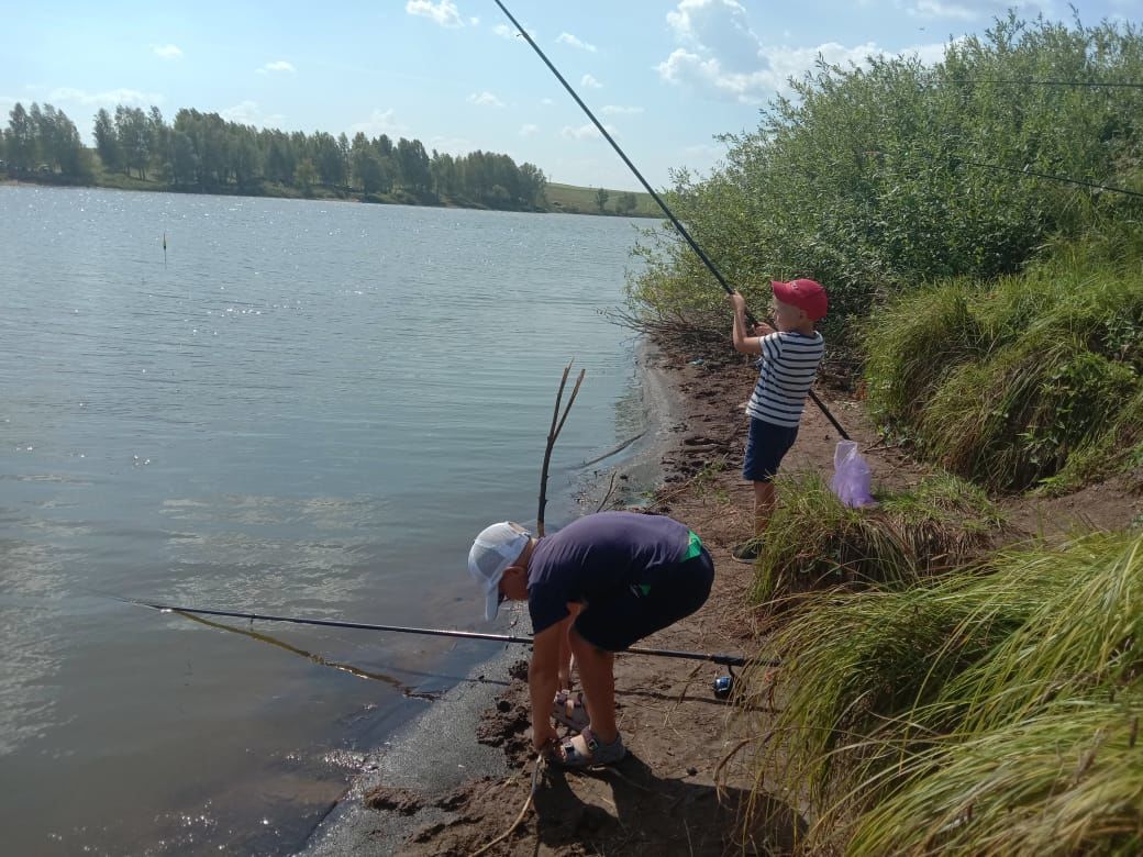 В Азнакаево прошел праздник рыбаков