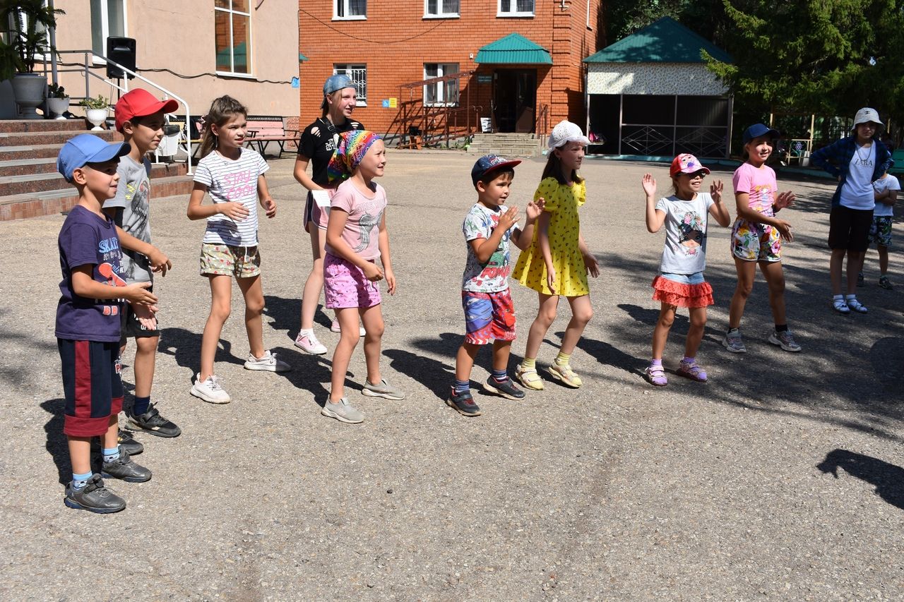 В санатории "Азнакаевский" провели спортивно-развлекательную программу «Веселые старты»