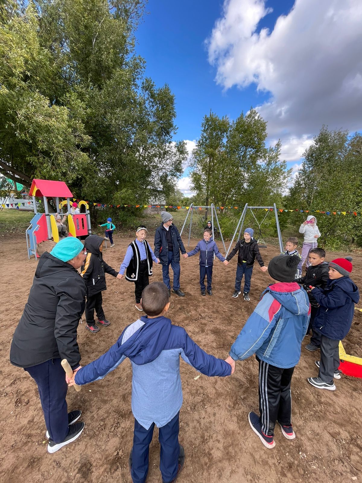 В деревне Агирово Азнакаевского района открылась детская площадка