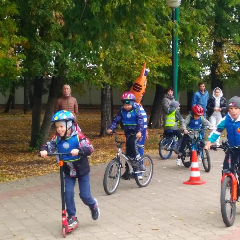 Азнакайда балалар бакчаларында тәрбияләнүчеләр өчен "Велокросс-2021" үткәрелде
