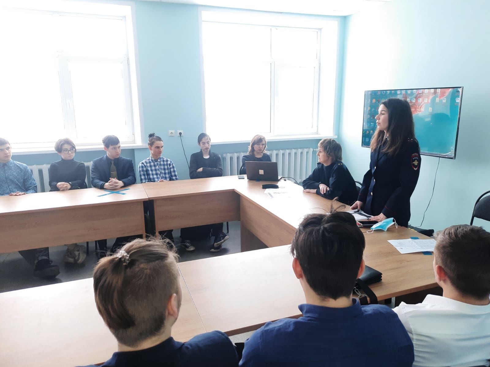 Азнакаевские студенты ознакомились с деятельностью полиции