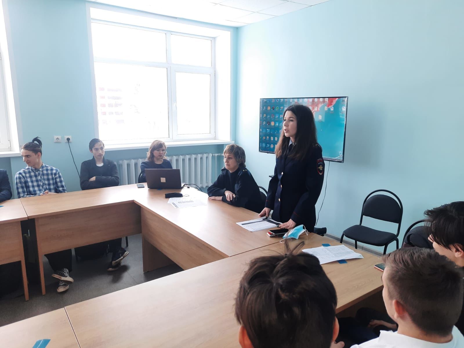 Азнакаевские студенты ознакомились с деятельностью полиции