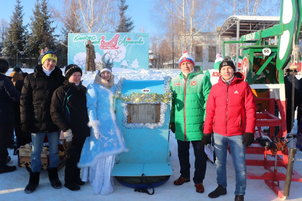 В Азнакаево прошли соревнования на креативных санях