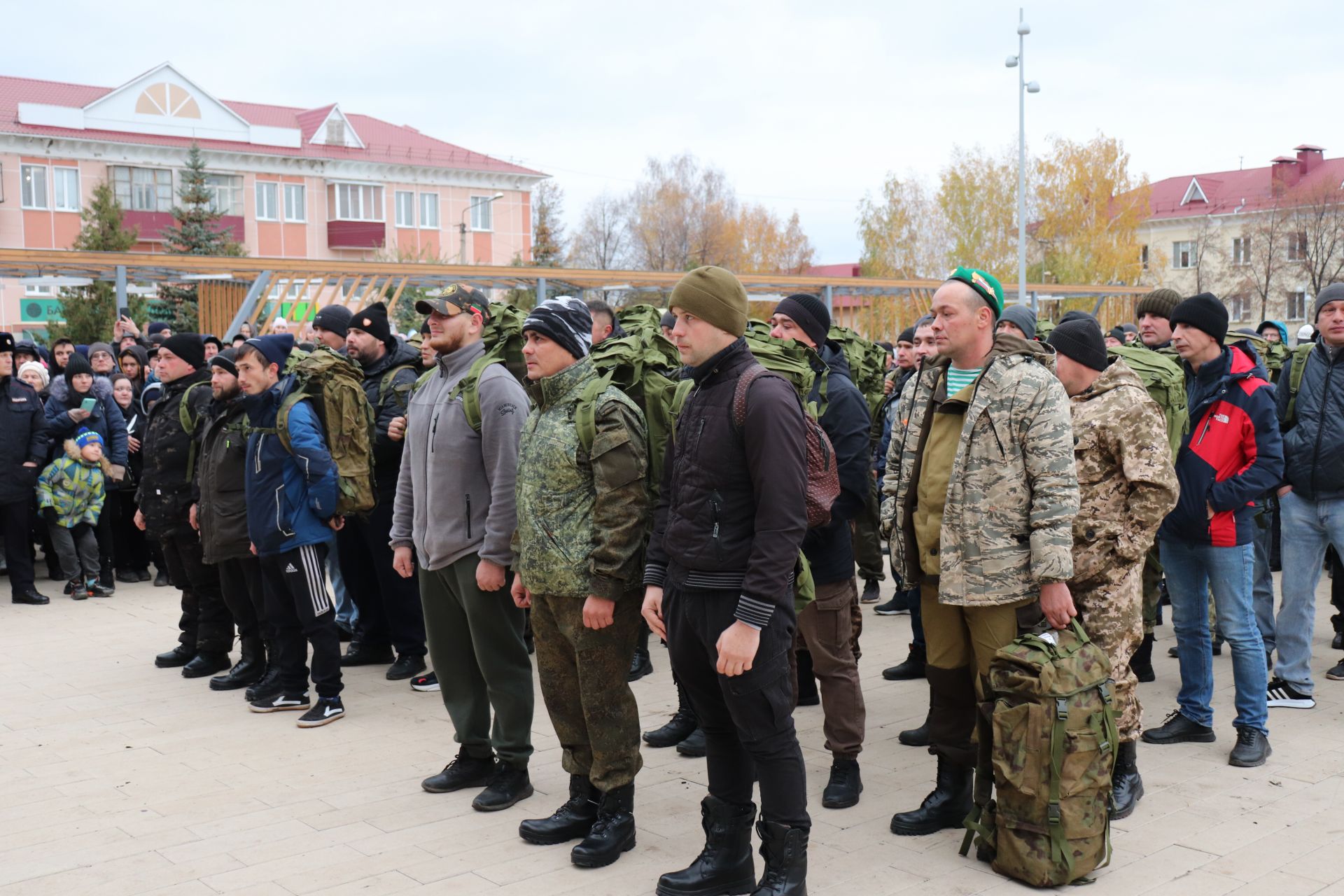 На военные учения проводили 45 мобилизованных азнакаевцев