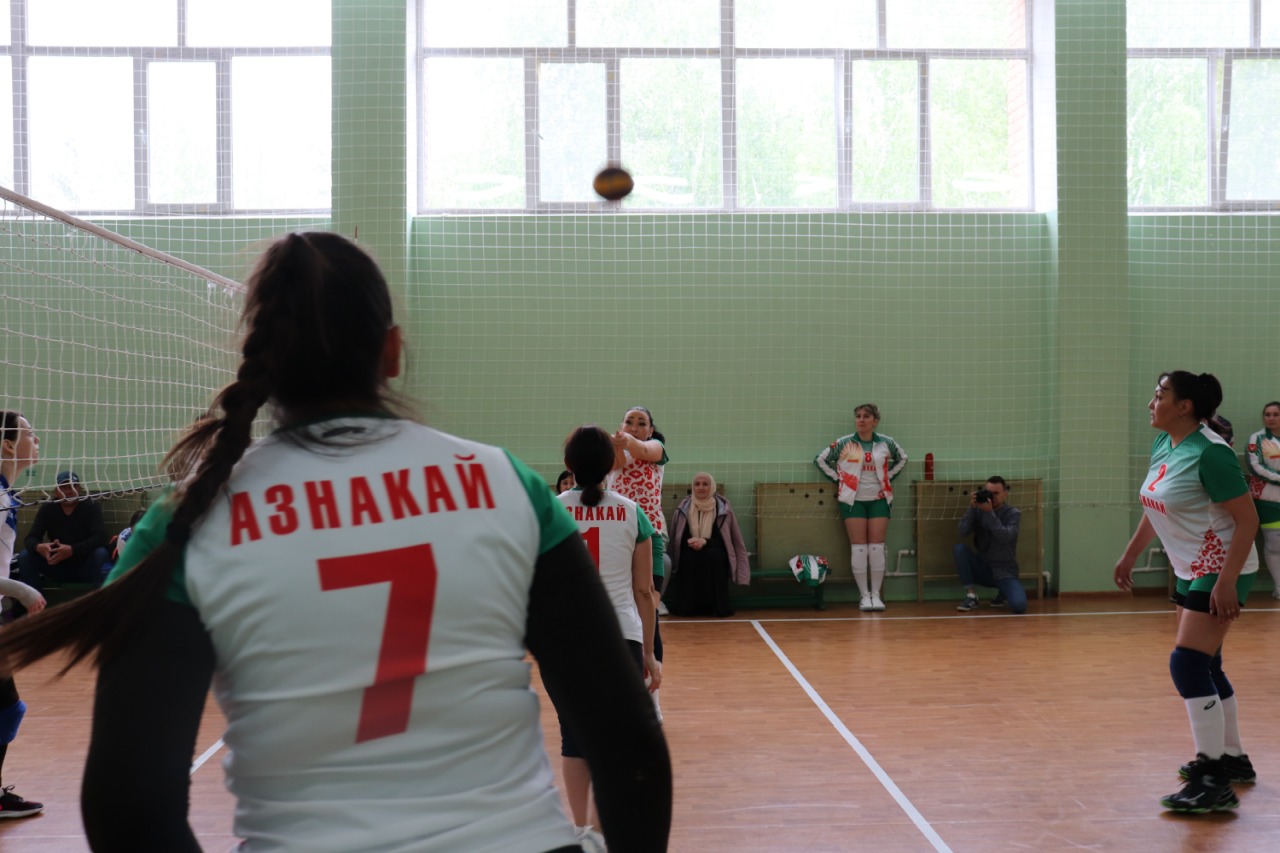 Азнакаевские волейболистки – первые в республике!