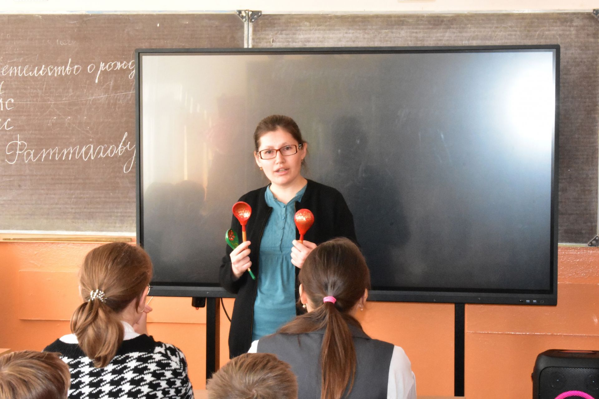 В Азнакаево детям рассказали про русский фольклор