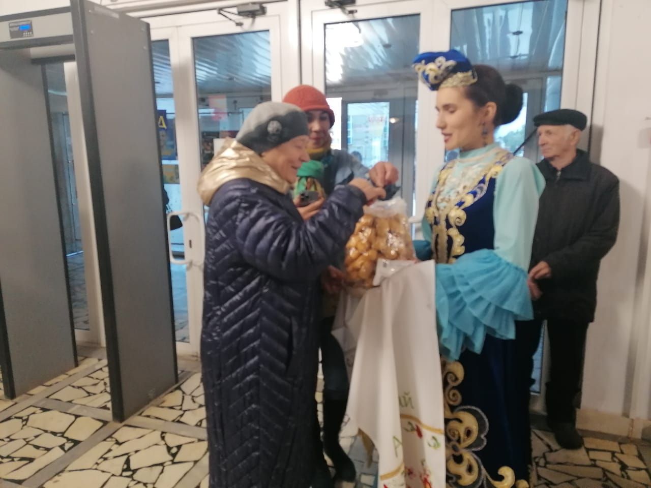 В Азнакаево прошел праздничный концерт в честь Дня пожилых людей