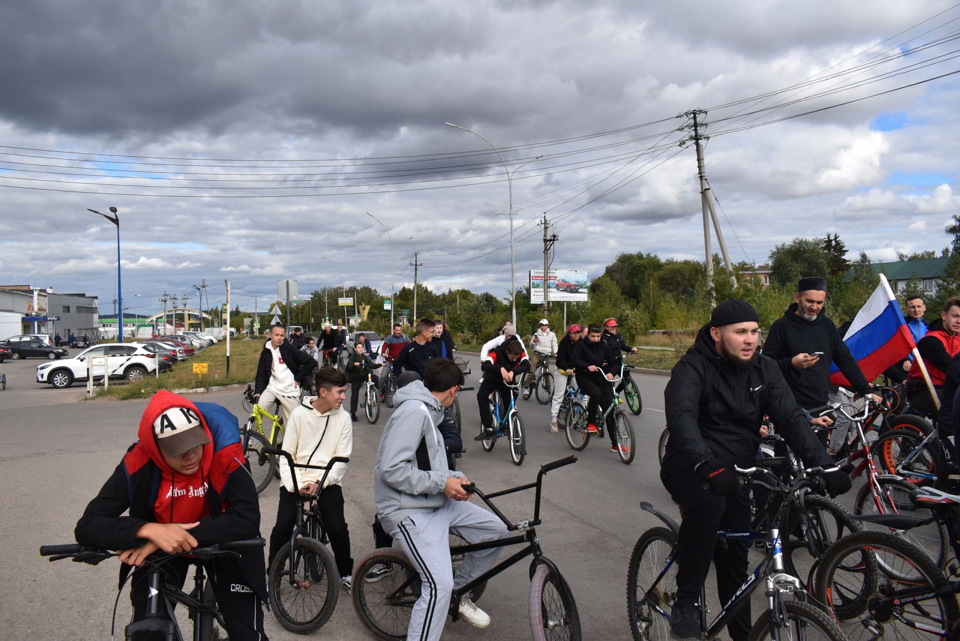 В Азнакаево состоялся велопробег «Молодежь против экстремизма»