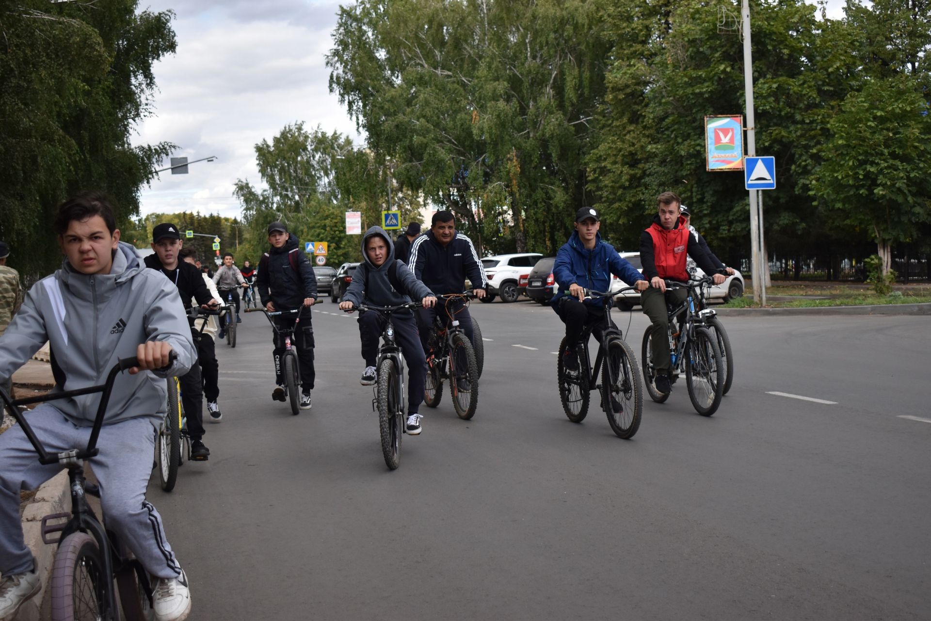 В Азнакаево состоялся велопробег «Молодежь против экстремизма»