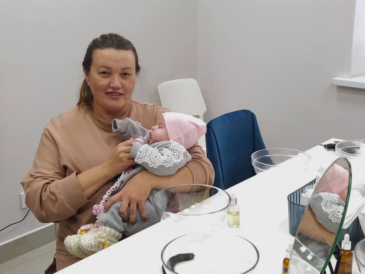 1 ноября в Молодежном центре «Тау» для молодых мам состоялся мастер-класс по уходу за кожей лица