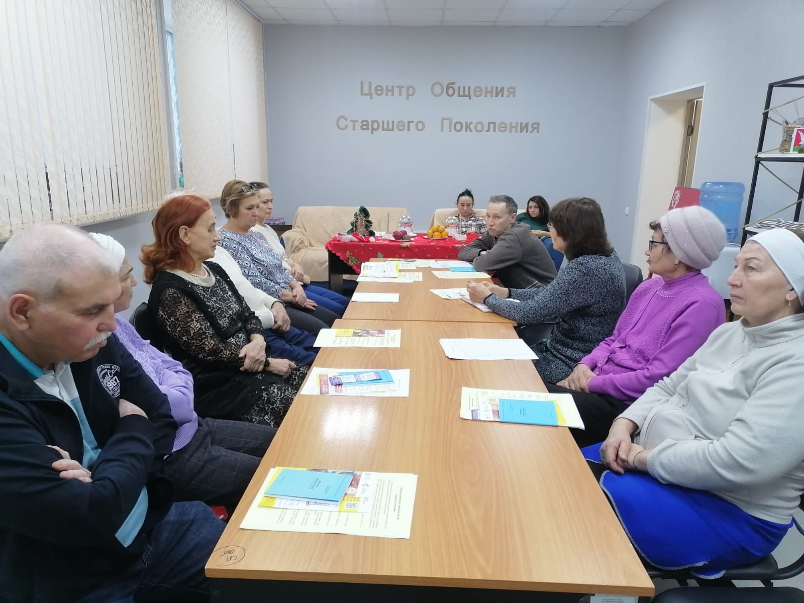 В Центре общения старшего поколения г. Азнакаево участники ЦОСП г. Азнакаево встретились с медицинскими работниками из ЦРБ